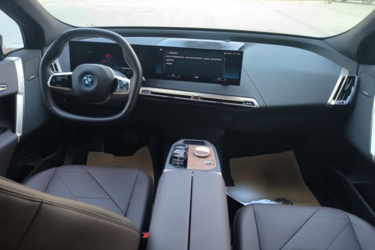 Used BMW iX 2022 xDrive40 Center Console