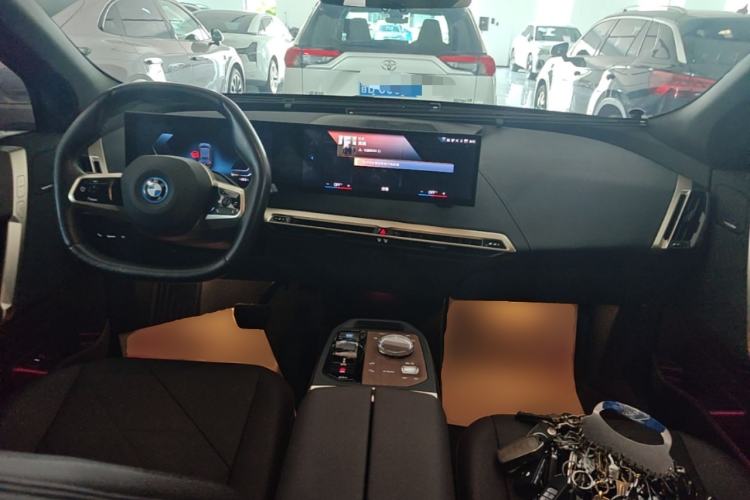 Used BMW iX 2022 xDrive40 Center Console