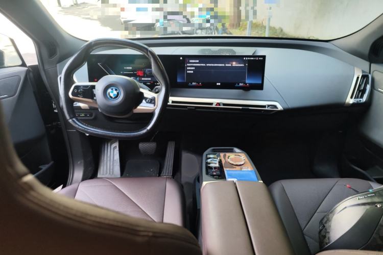 Used BMW iX 2022 xDrive40 Center Console