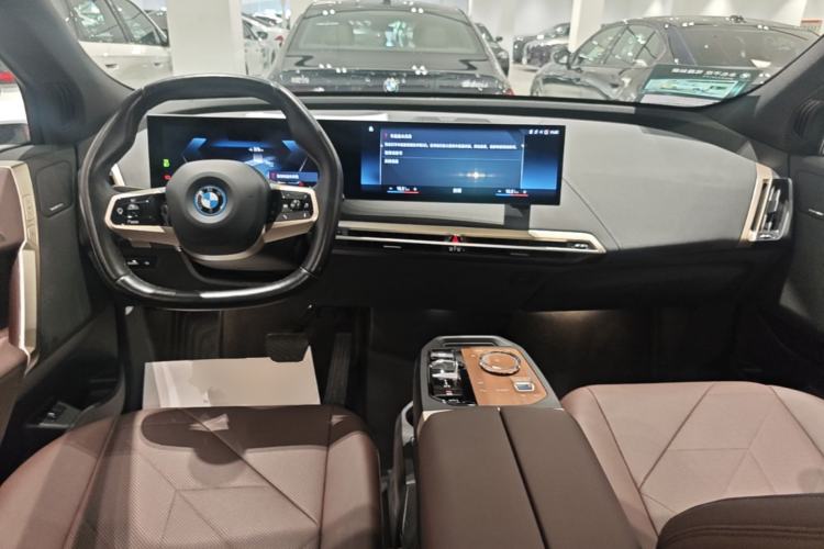 Used BMW iX 2022 xDrive40 Center Console