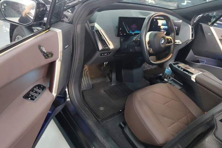 Used BMW iX 2022 xDrive40 Driver Seat