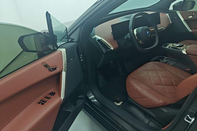 Used BMW iX 2022 xDrive40 Driver Seat
