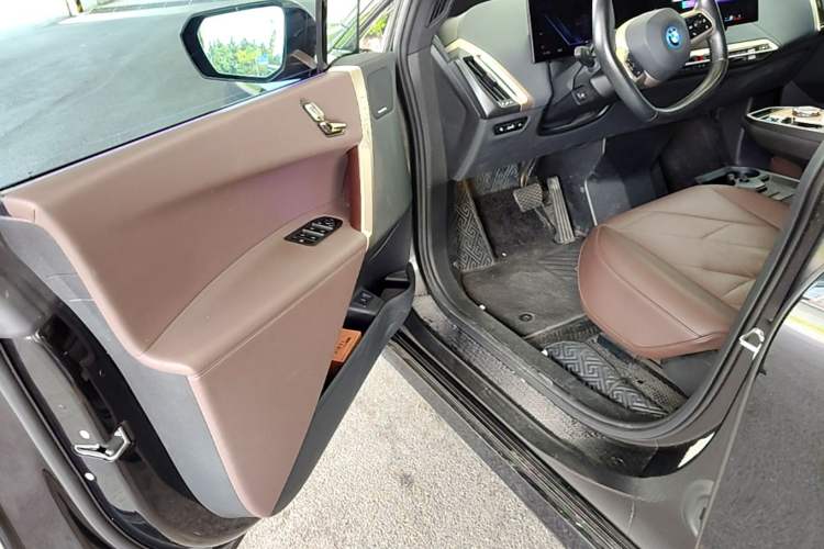 Used BMW iX 2022 xDrive40 Driver Seat