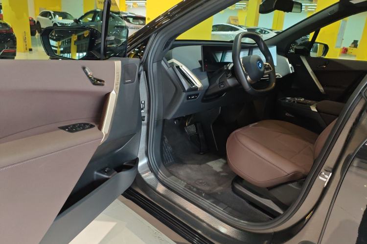 Used BMW iX 2022 xDrive40 Driver Seat