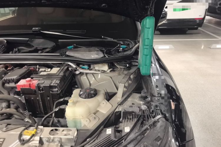 Used BMW iX 2022 M60 Engine Bay Left