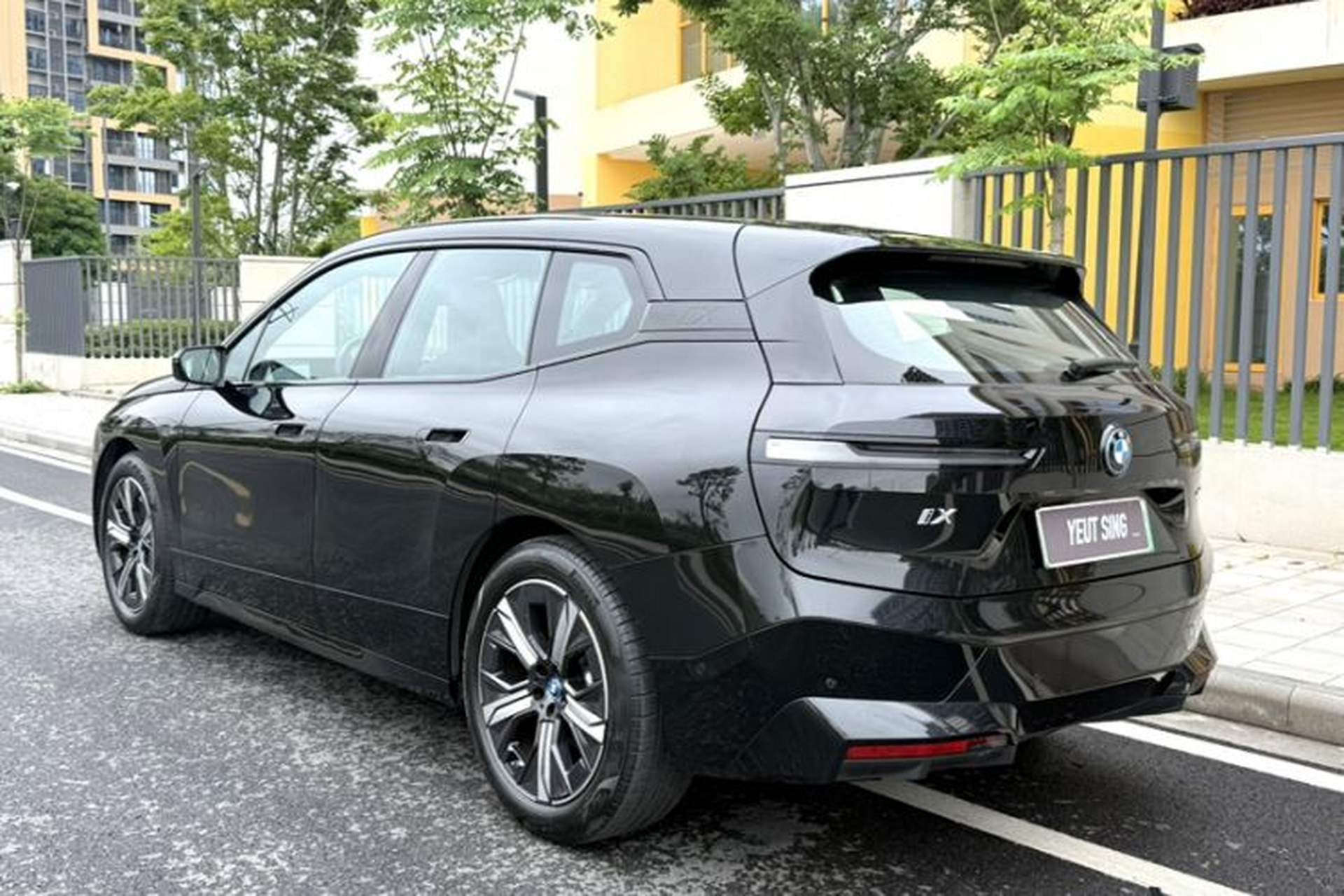 Used BMW iX 2022 xDrive40 Exterior 12