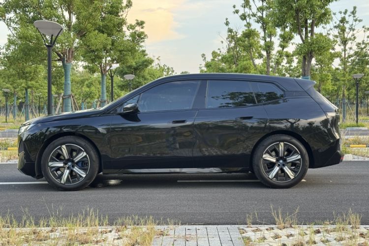 Used BMW iX 2022 xDrive50 Exterior 4
