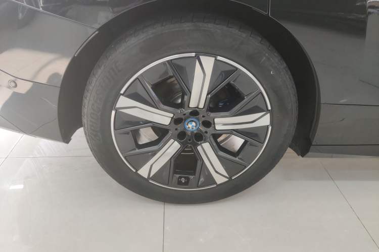 Used BMW iX 2022 xDrive40 Exterior 5