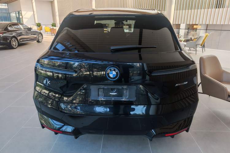 Used BMW iX 2022 xDrive50 Exterior 5