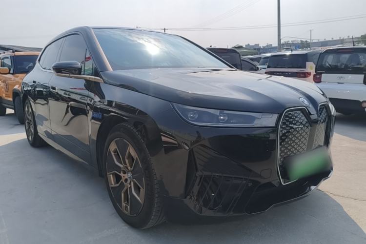 Used BMW iX 2022 xDrive40 Front Right 45 Deg
