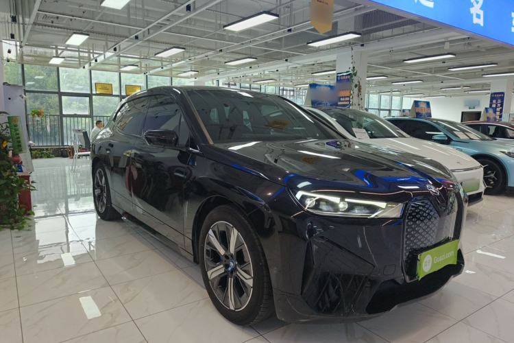 Used BMW iX 2022 xDrive40 Front Right 45 Deg