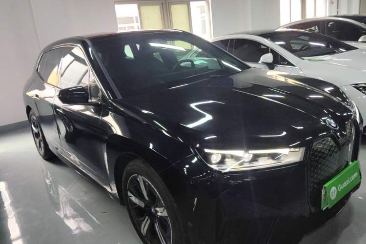 Used BMW iX 2022 xDrive40 Front Right 45 Deg