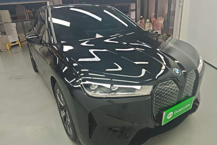 Used BMW iX 2022 xDrive40 Front Right 45 Deg