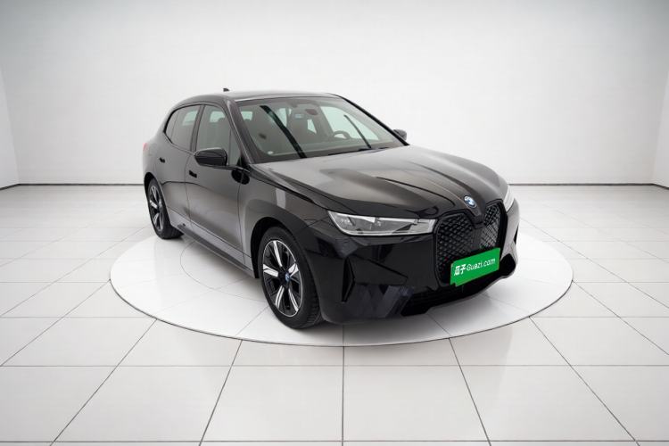 Used BMW iX 2022 xDrive40 Front Right 45 Deg