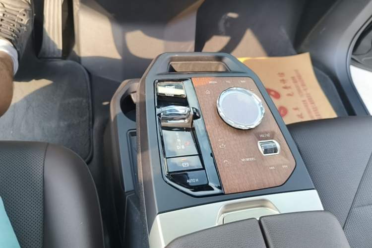 Used BMW iX 2022 xDrive40 Gear Lever