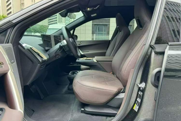 Used BMW iX 2022 xDrive40 Interior 1