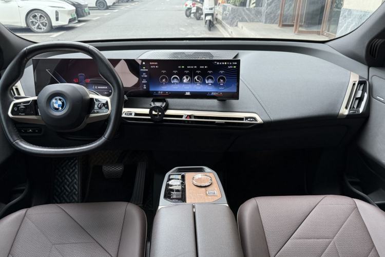 Used BMW iX 2022 xDrive40 Interior 1
