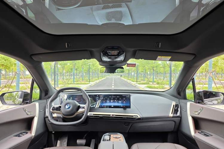 Used BMW iX 2022 xDrive40 Interior 10
