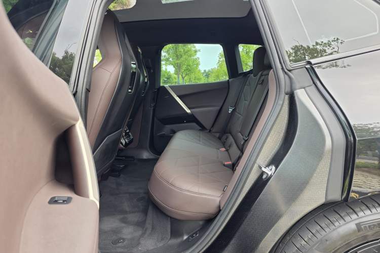Used BMW iX 2022 xDrive40 Interior 2