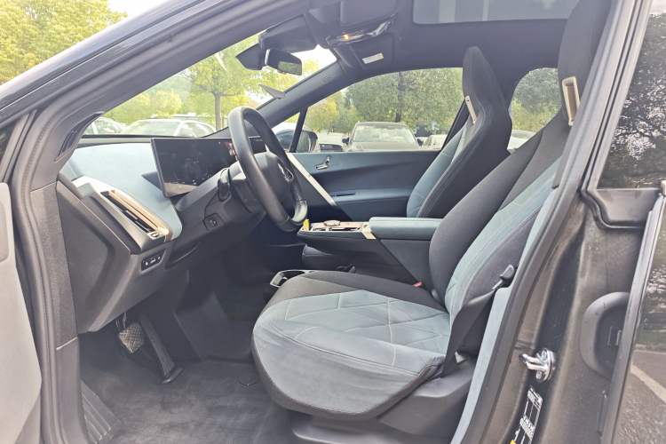 Used BMW iX 2022 xDrive40 Interior 2
