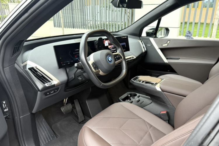 Used BMW iX 2022 xDrive40 Interior 2