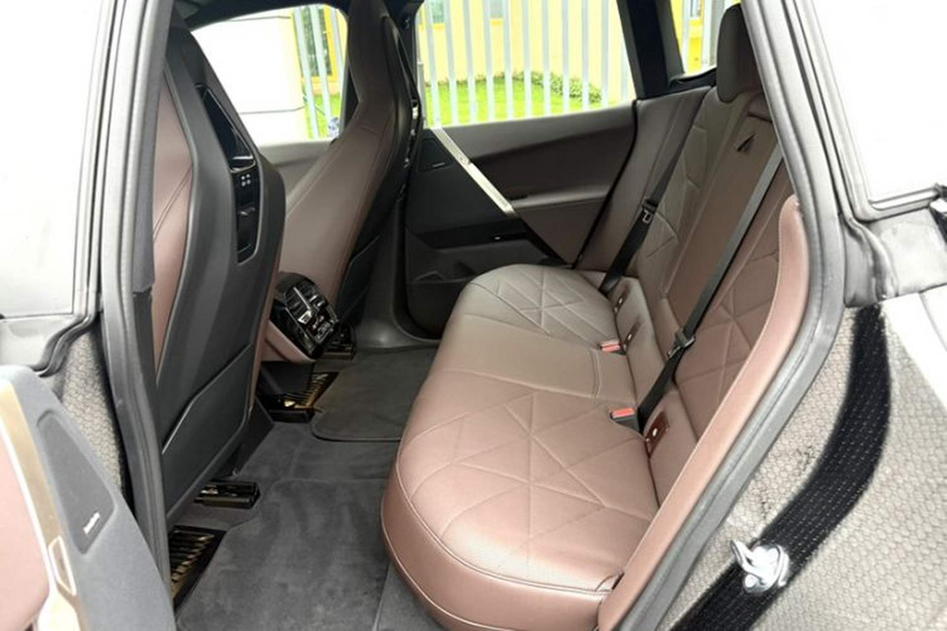 Used BMW iX 2022 xDrive40 Interior 2
