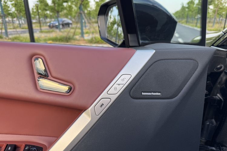 Used BMW iX 2022 xDrive50 Interior 3