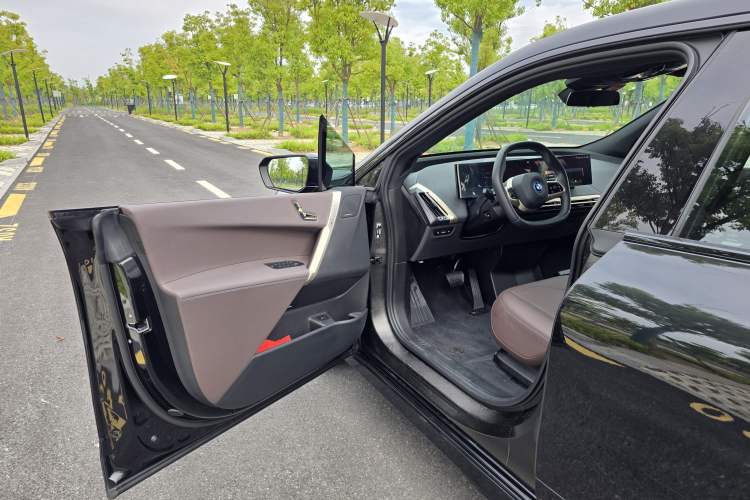 Used BMW iX 2022 xDrive40 Interior 3