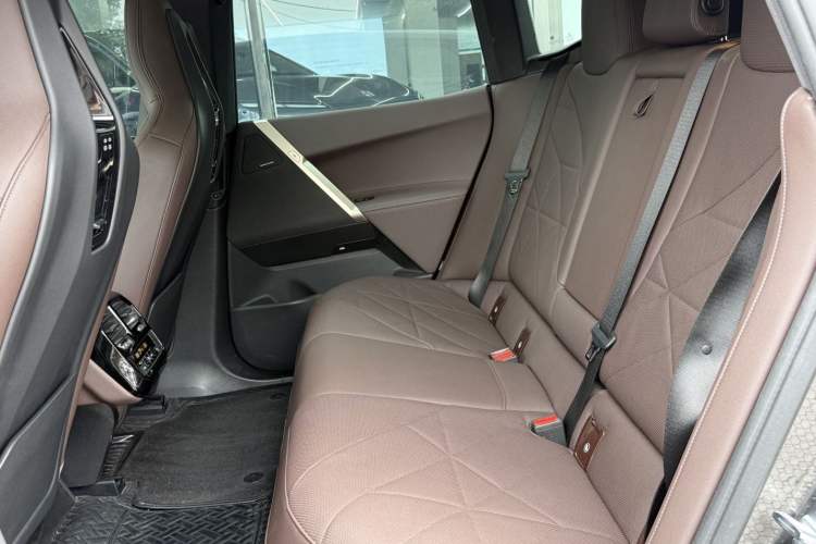 Used BMW iX 2022 xDrive40 Interior 3