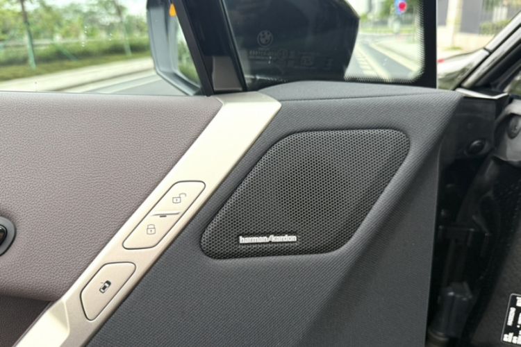Used BMW iX 2022 xDrive40 Interior 3
