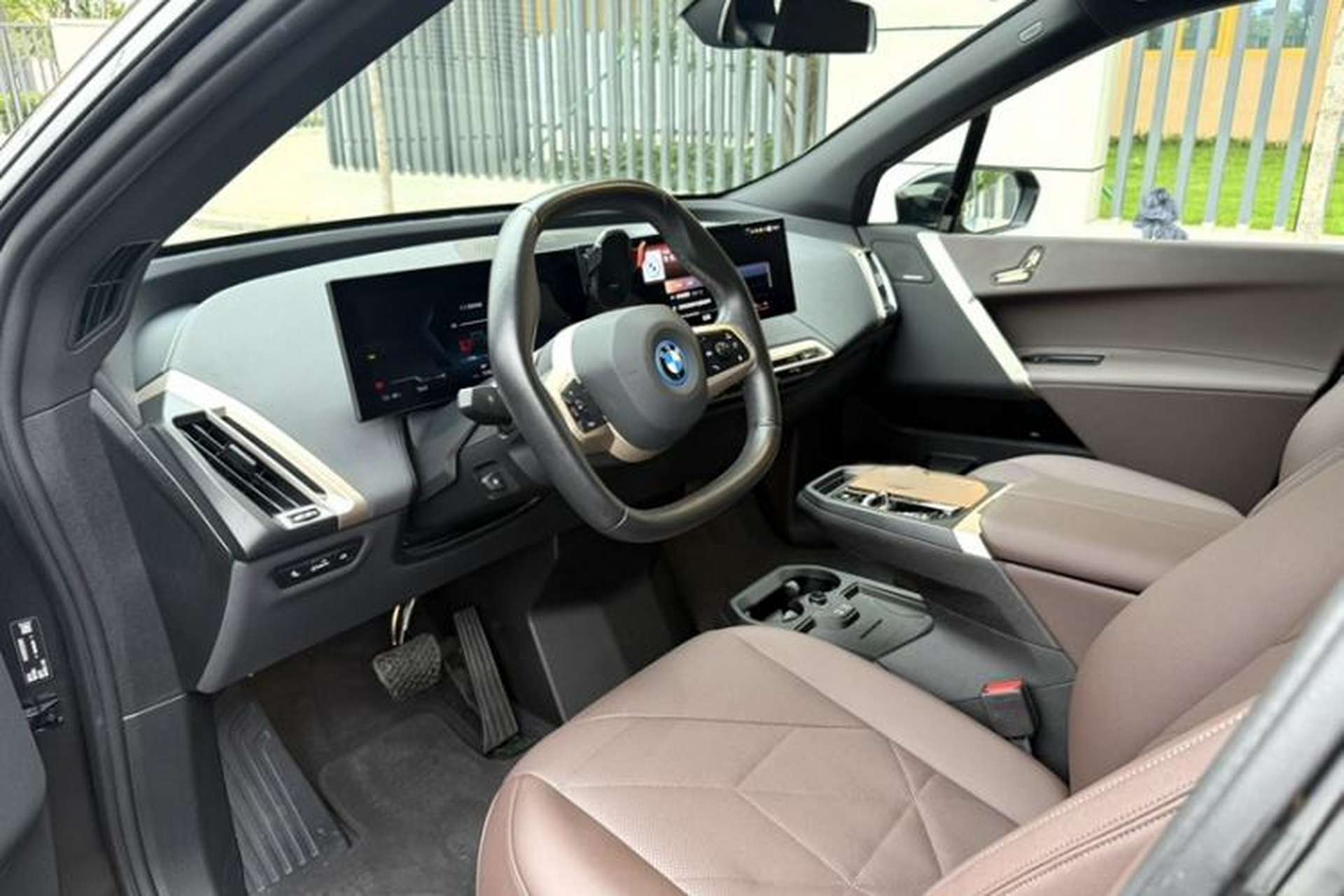 Used BMW iX 2022 xDrive40 Interior 3