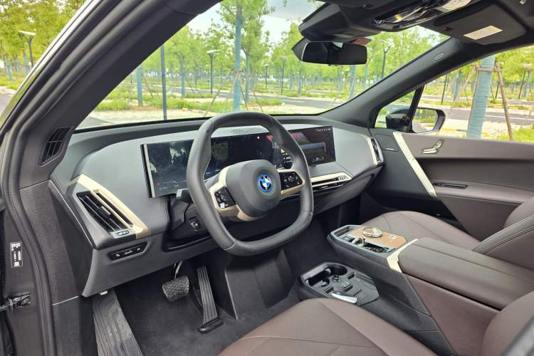 Used BMW iX 2022 xDrive40 Interior 4