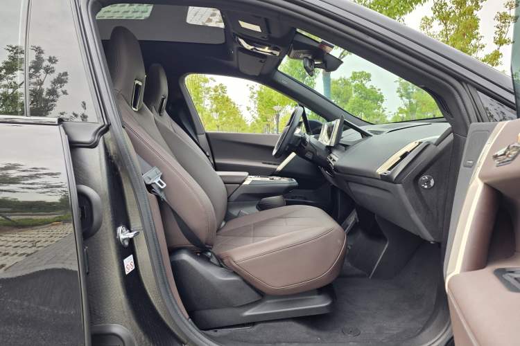 Used BMW iX 2022 xDrive40 Interior 6