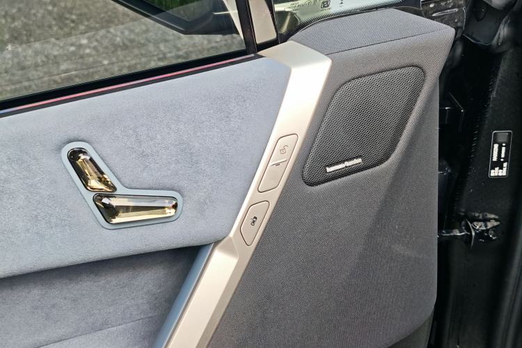 Used BMW iX 2022 xDrive40 Interior 6