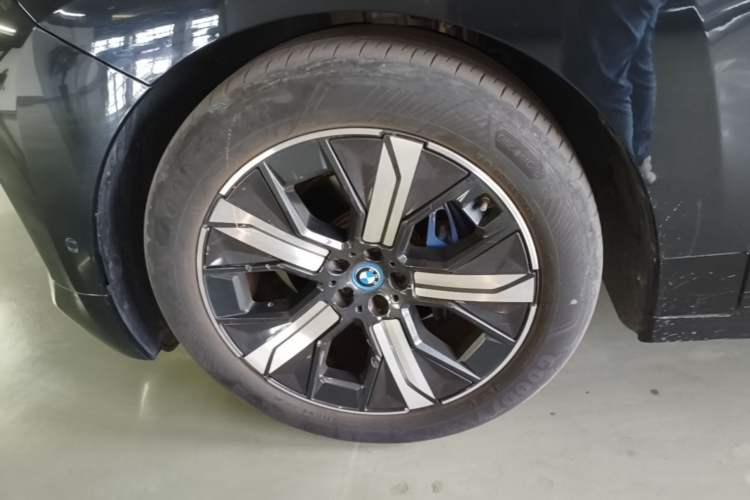 Used BMW iX 2022 xDrive50 Left Front Wheel Hub