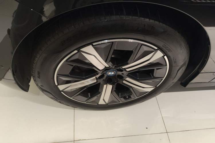 Used BMW iX 2022 xDrive50 Left Front Wheel Hub