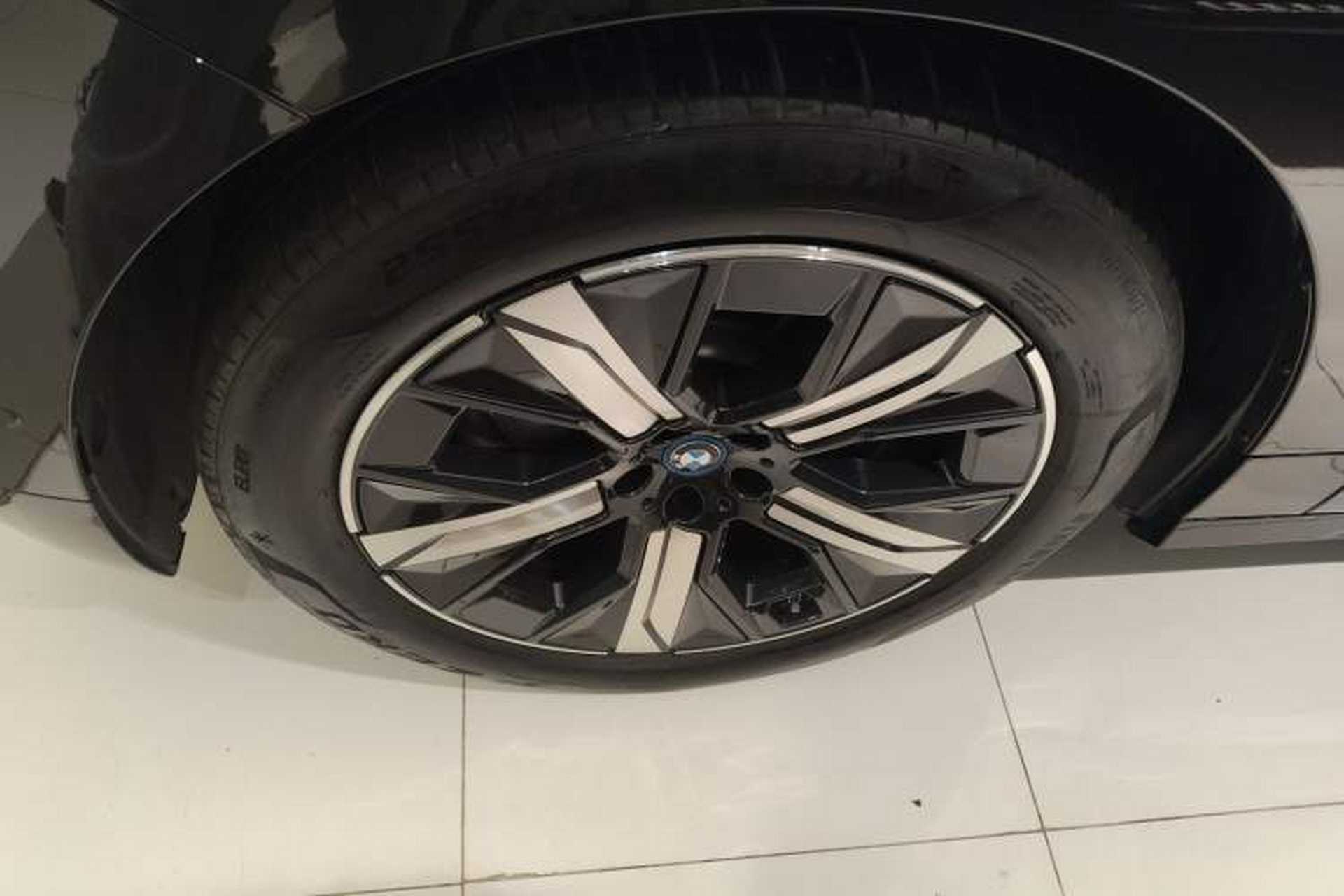 Used BMW iX 2022 xDrive50 Left Front Wheel Hub