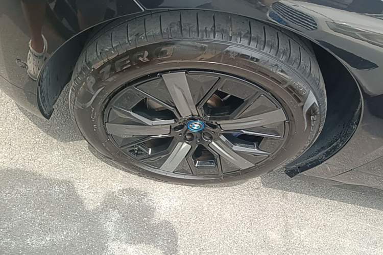 Used BMW iX 2022 xDrive40 Left Front Wheel Hub