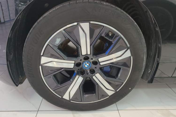 Used BMW iX 2022 xDrive40 Left Front Wheel Hub