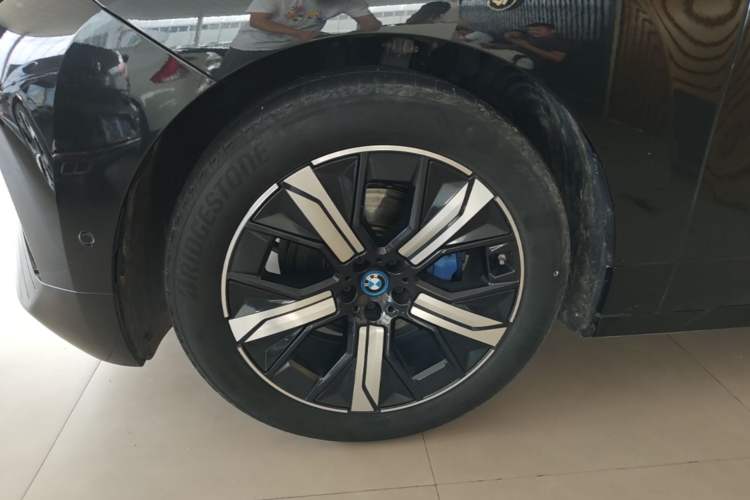 Used BMW iX 2022 xDrive40 Left Front Wheel Hub