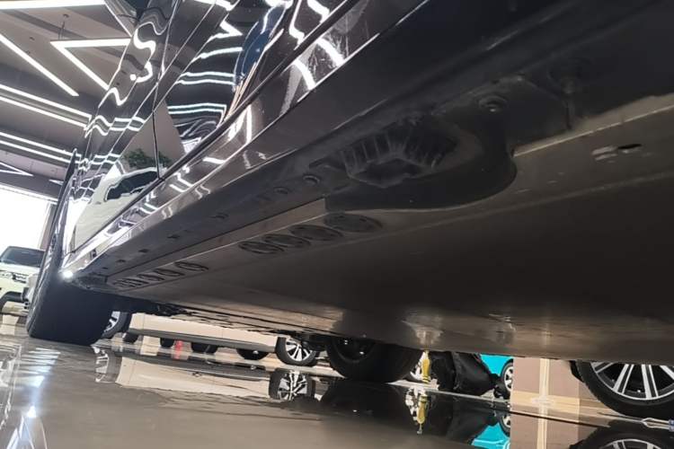 Used BMW iX 2022 xDrive40 Left Side Sill