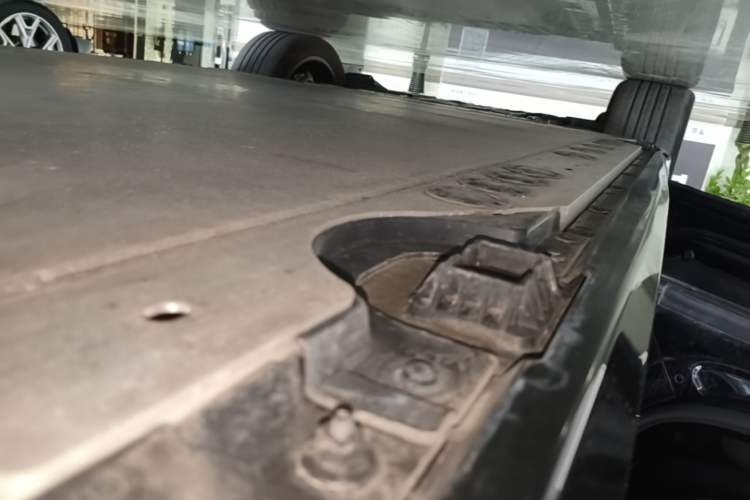 Used BMW iX 2022 xDrive50 Left Side Sill