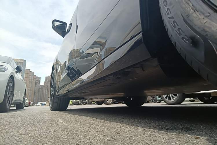 Used BMW iX 2022 xDrive40 Left Side Sill