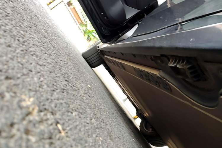 Used BMW iX 2022 xDrive40 Left Side Sill