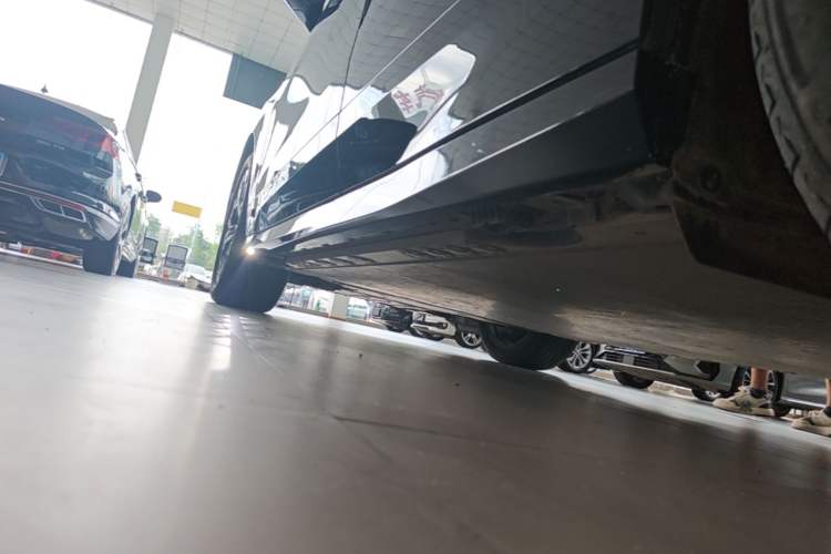 Used BMW iX 2022 xDrive40 Left Side Sill