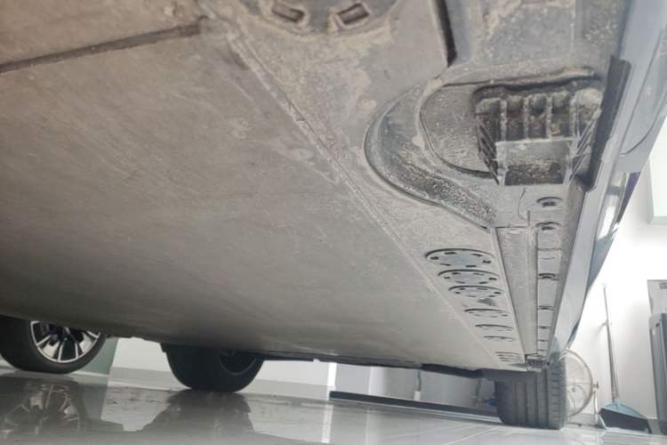 Used BMW iX 2022 xDrive40 Left Side Sill
