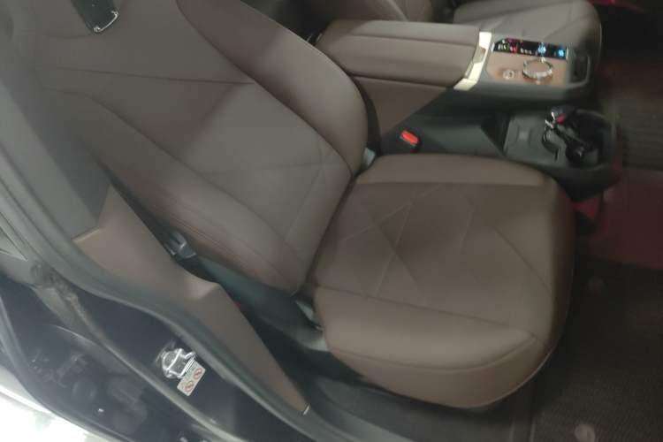 Used BMW iX 2022 xDrive40 Right Front Seat