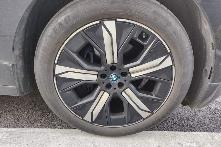 Used BMW iX 2022 xDrive40 Right Front Wheel Hub