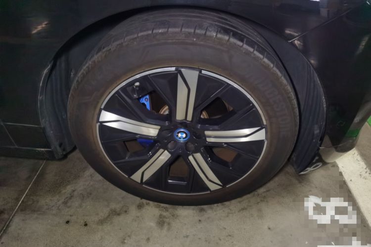 Used BMW iX 2022 xDrive40 Right Front Wheel Hub