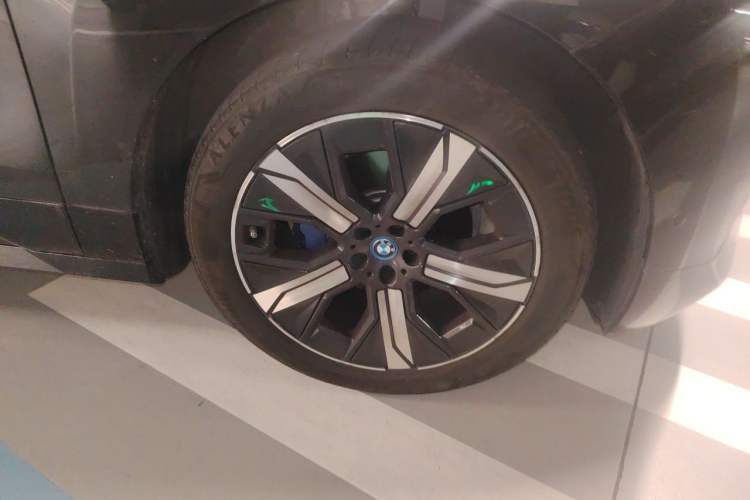 Used BMW iX 2022 xDrive50 Right Front Wheel Hub